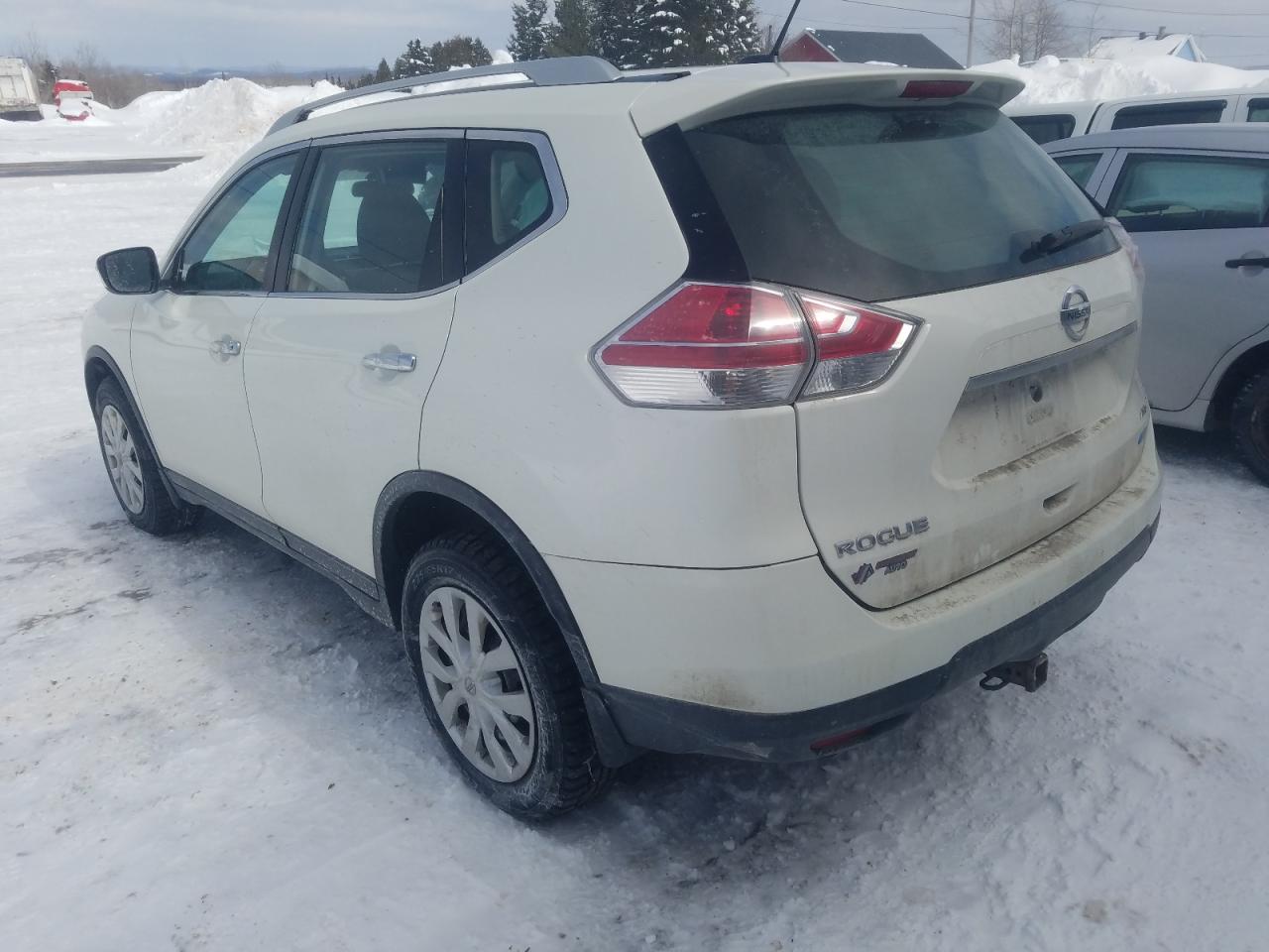 Photo 3 from auction – 2015 NISSAN ROGUE S with VIN 5N1AT2MV8FC821475