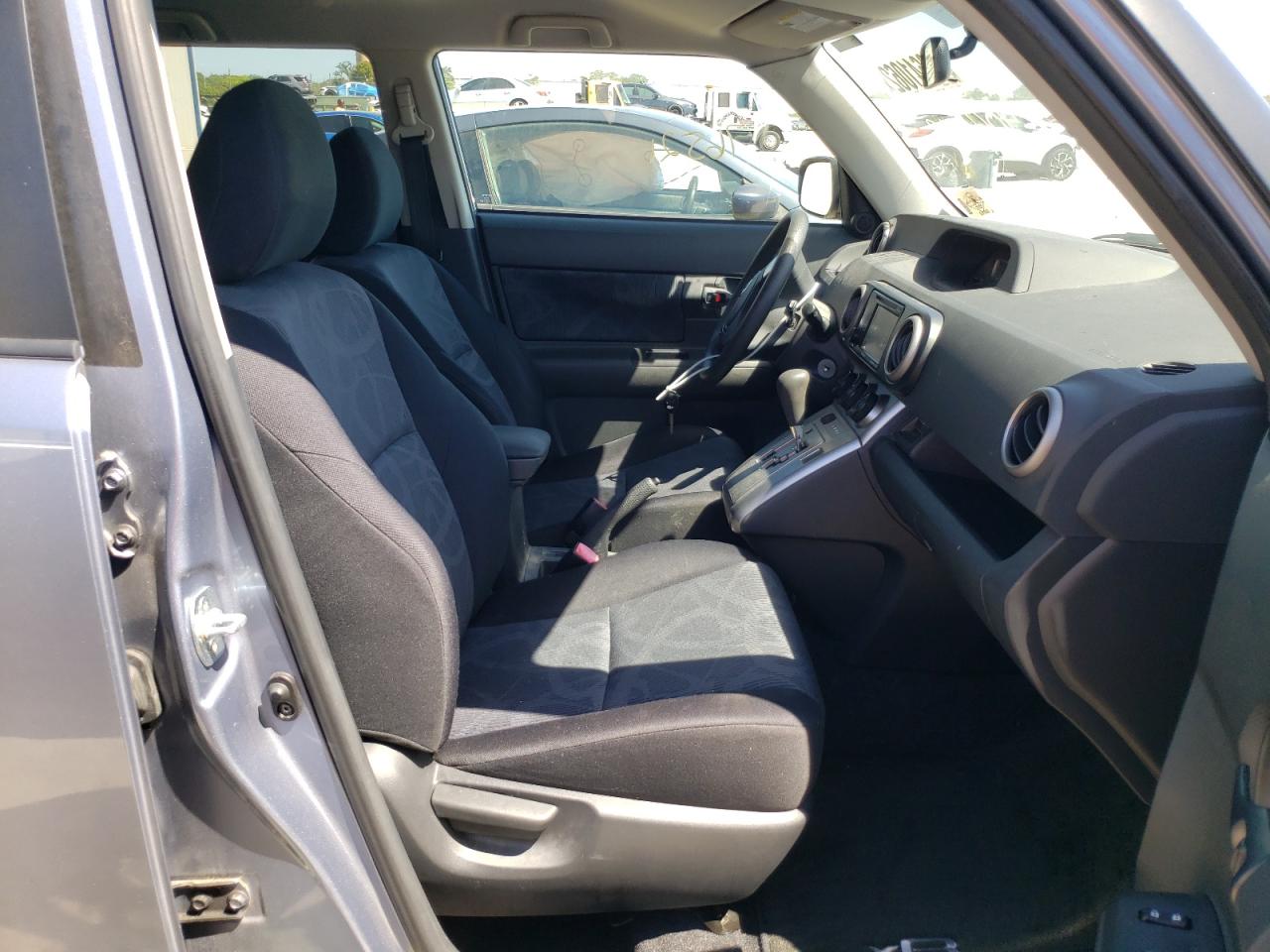 Photo 5 from auction – 2012 TOYOTA SCION XB with VIN JTLZE4FE3C1142817