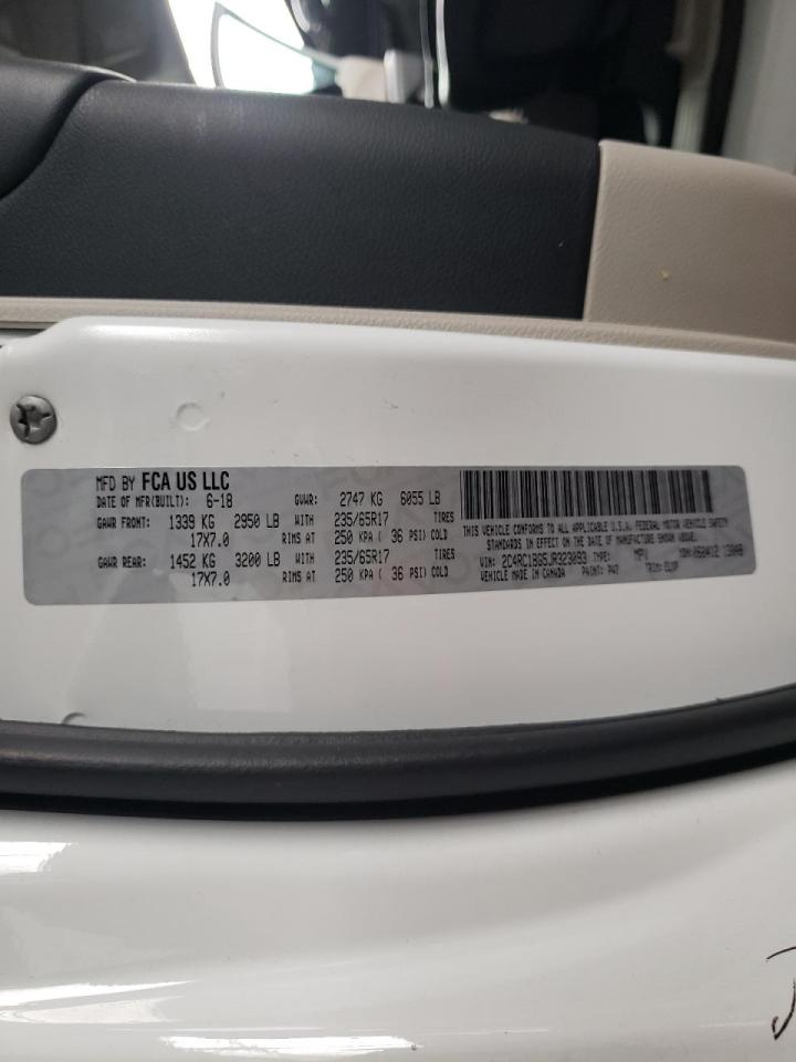 Photo 10 from auction – 2018 CHRYSLER PACIFICA T with VIN 2C4RC1BG5JR323093