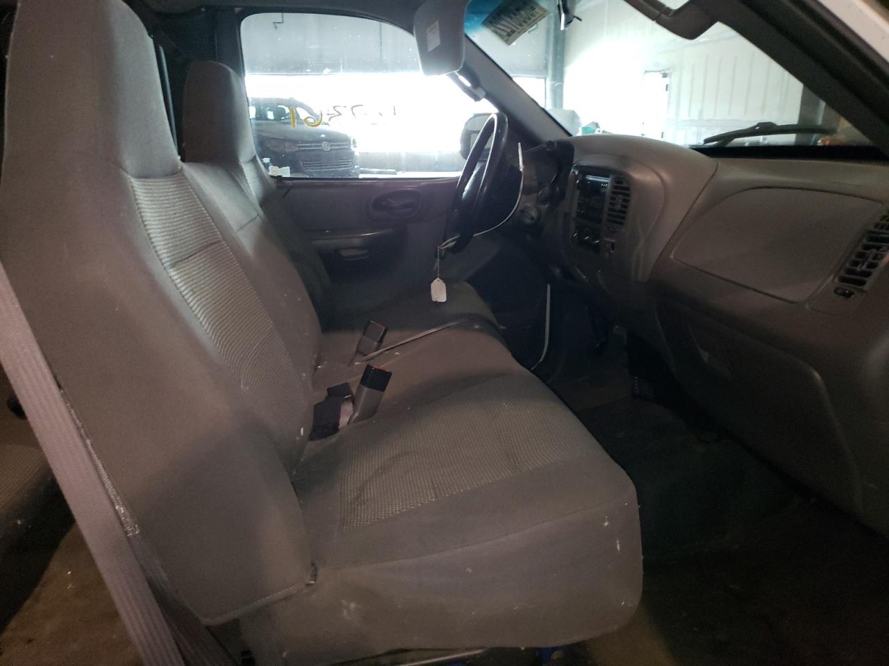 Photo 5 from auction – 2003 FORD F150 with VIN 2FTRX17233CA65972