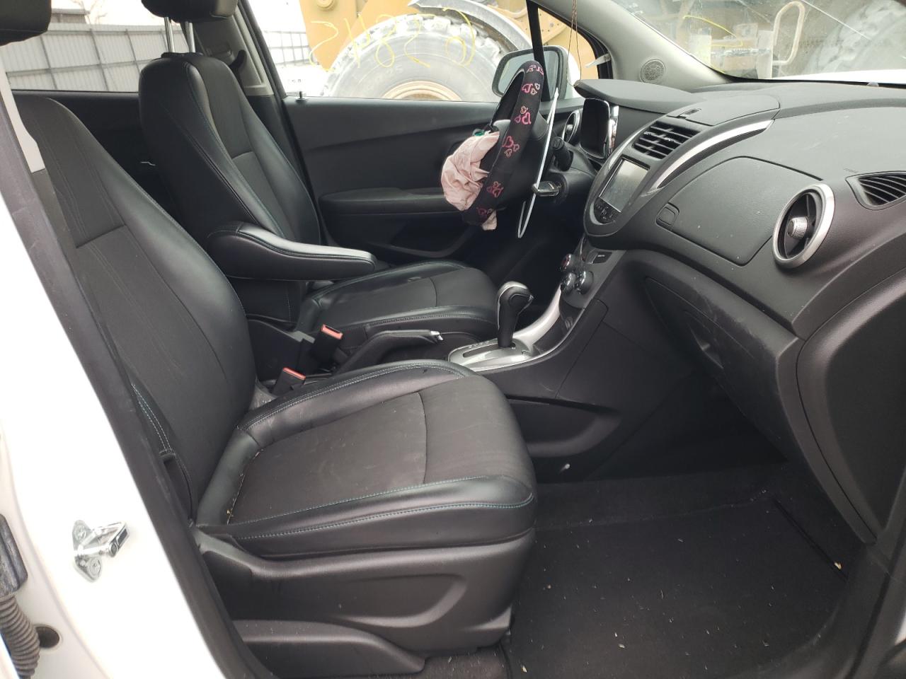 Photo 5 from auction – 2015 CHEVROLET TRAX 1LT with VIN KL7CJLSB6FB140557