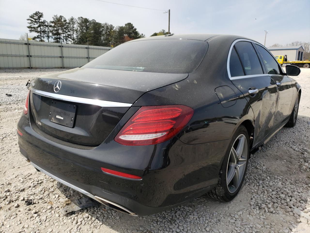 Photo 4 from auction – 2017 MERCEDES-BENZ E 300 with VIN WDDZF4JB2HA023952