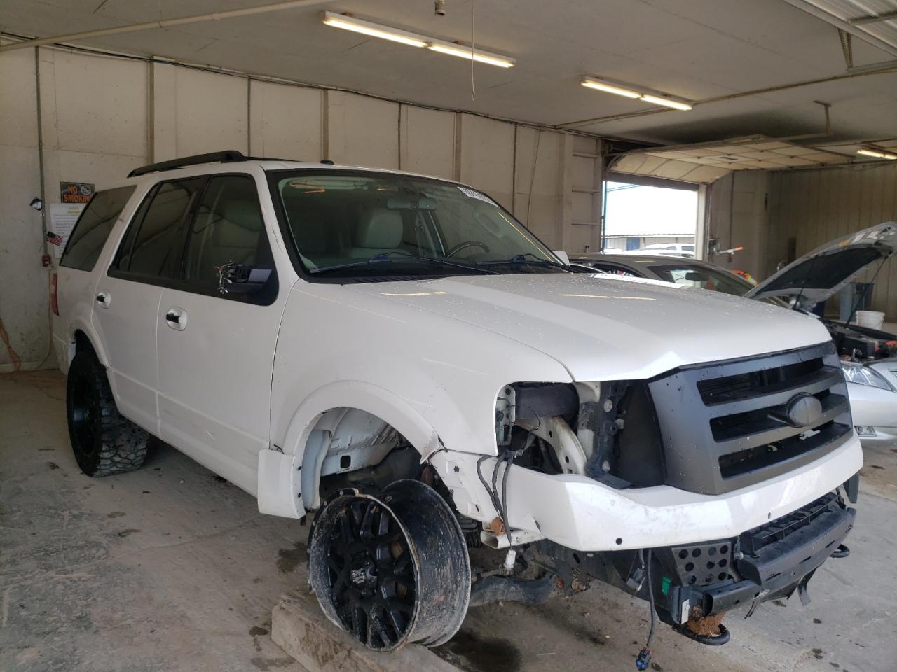 FORD EXPEDITION 2013 with VIN 1FMJU2A51DEF02776 - Photo from auction