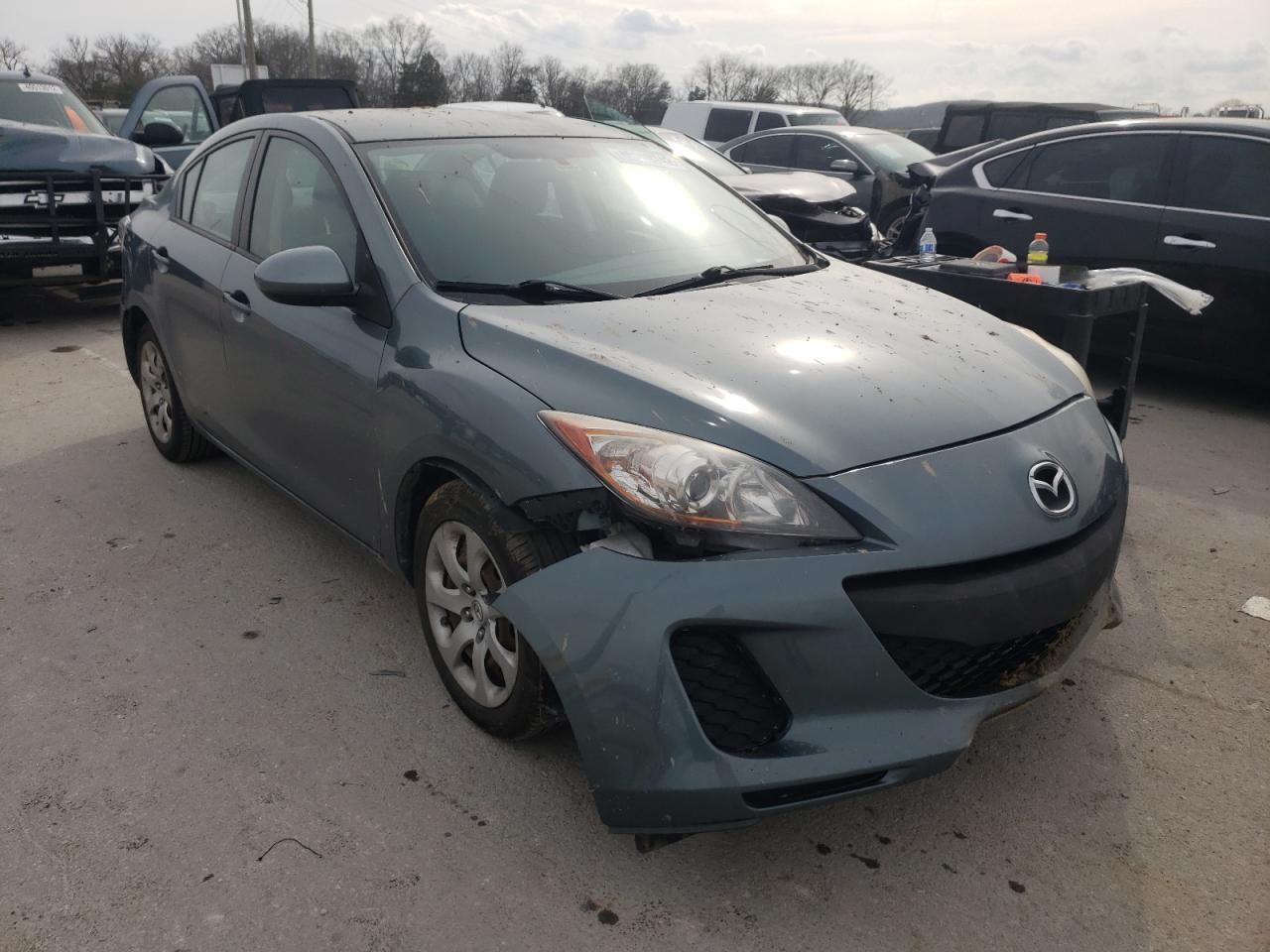 MAZDA 3 I 2012 with VIN JM1BL1UF5C1507656 - Photo from auction