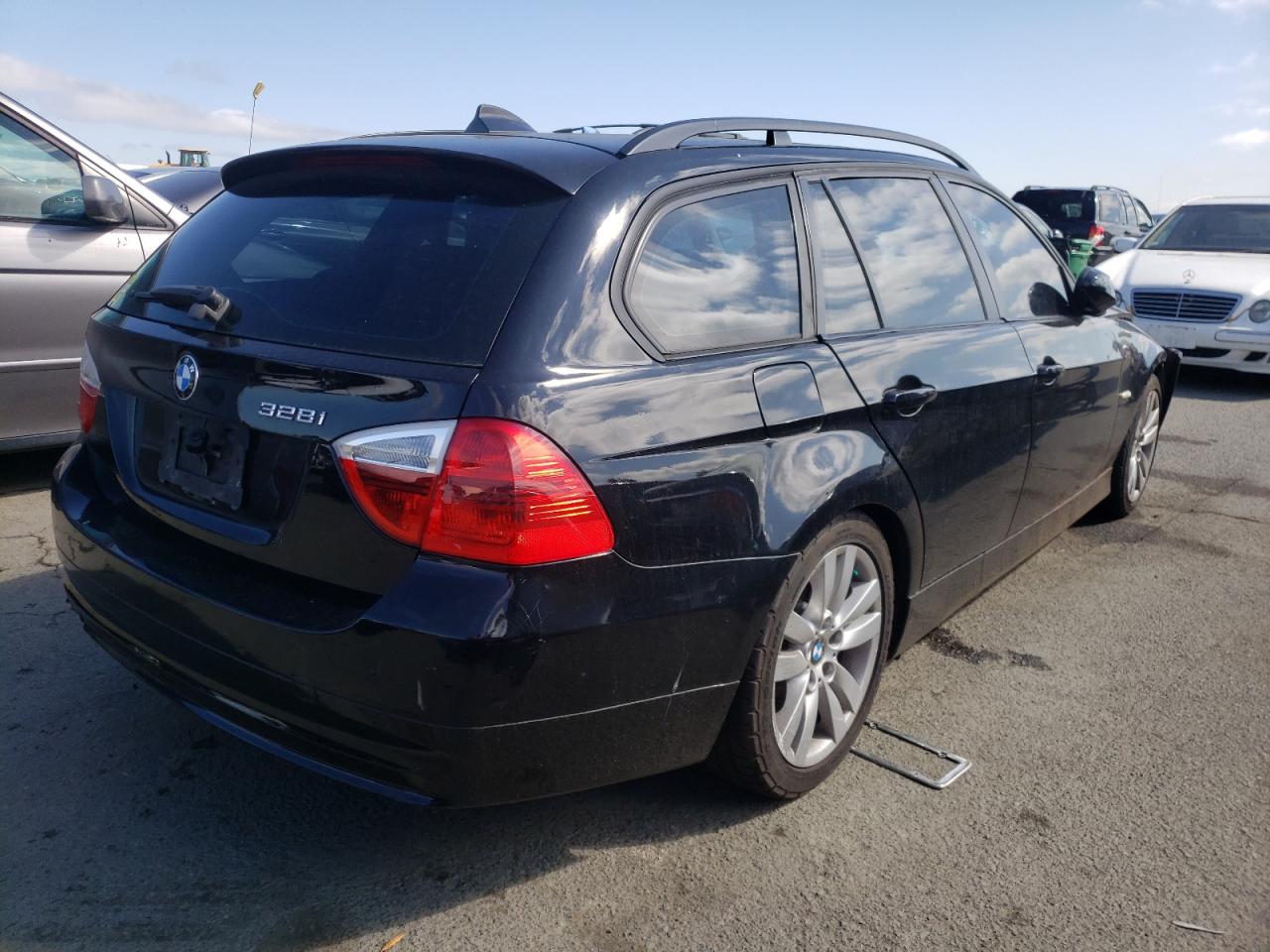 Photo 4 from auction – 2007 BMW 328 IT with VIN WBAVS13507FX16186