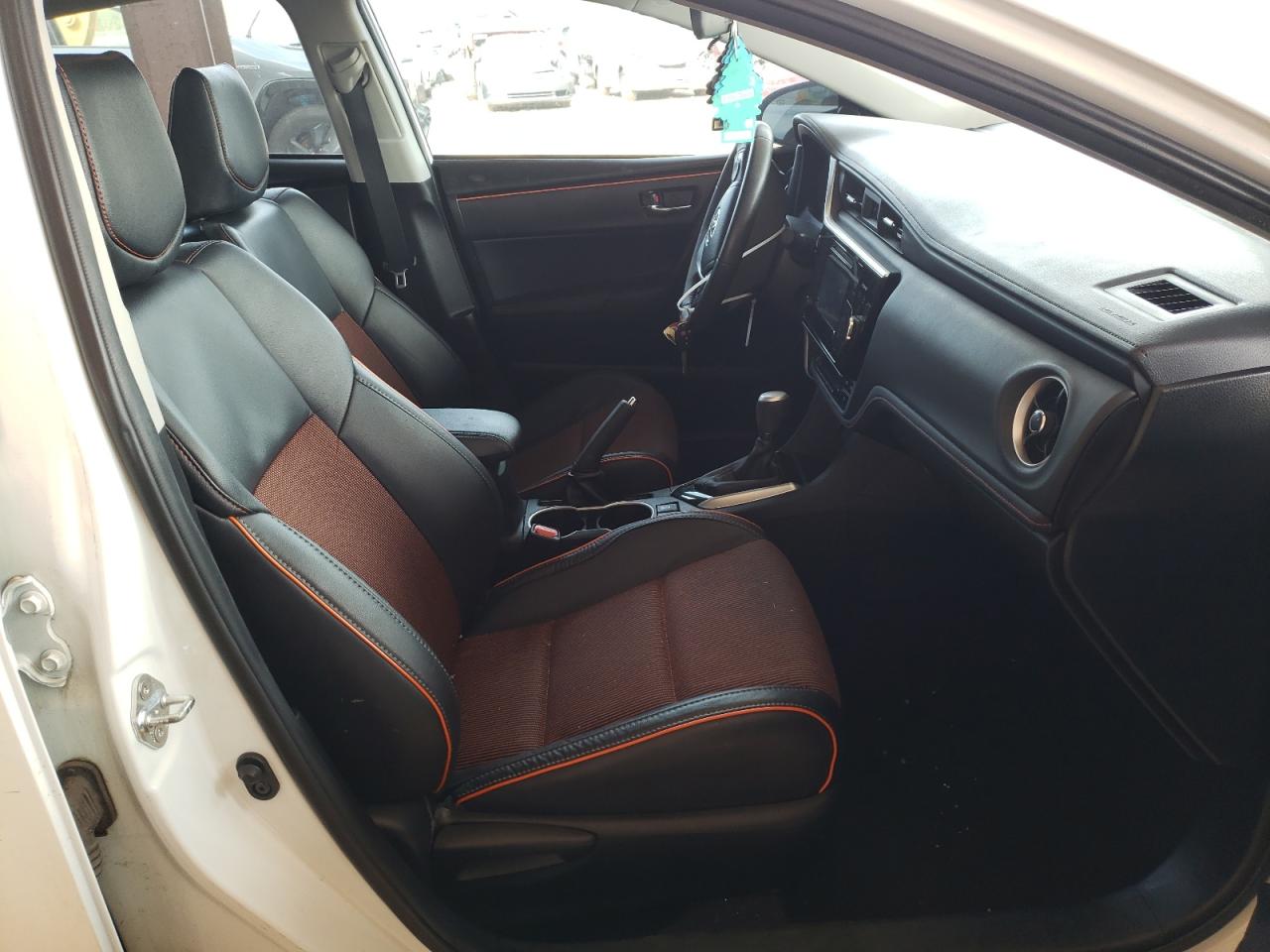 Photo 5 from auction – 2017 TOYOTA COROLLA L with VIN 5YFBURHE3HP727216