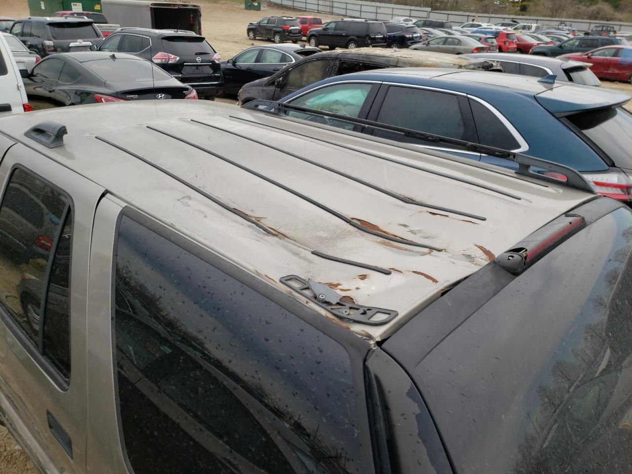 Photo 10 from auction – 1998 CHEVROLET BLAZER with VIN 1GNDT13W7WK132840
