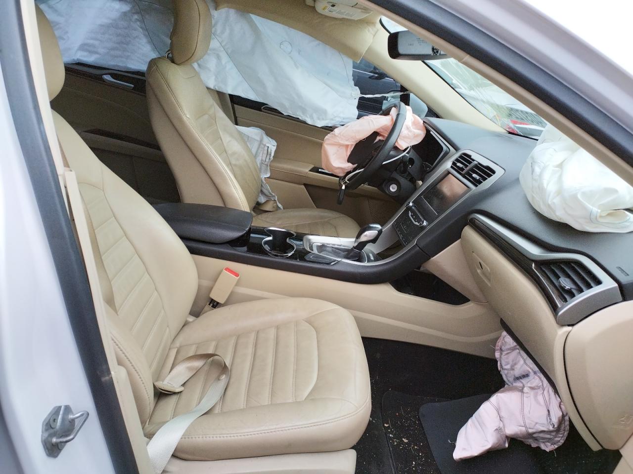 Photo 5 from auction – 2014 FORD FUSION SE with VIN 3FA6P0HD7ER206586