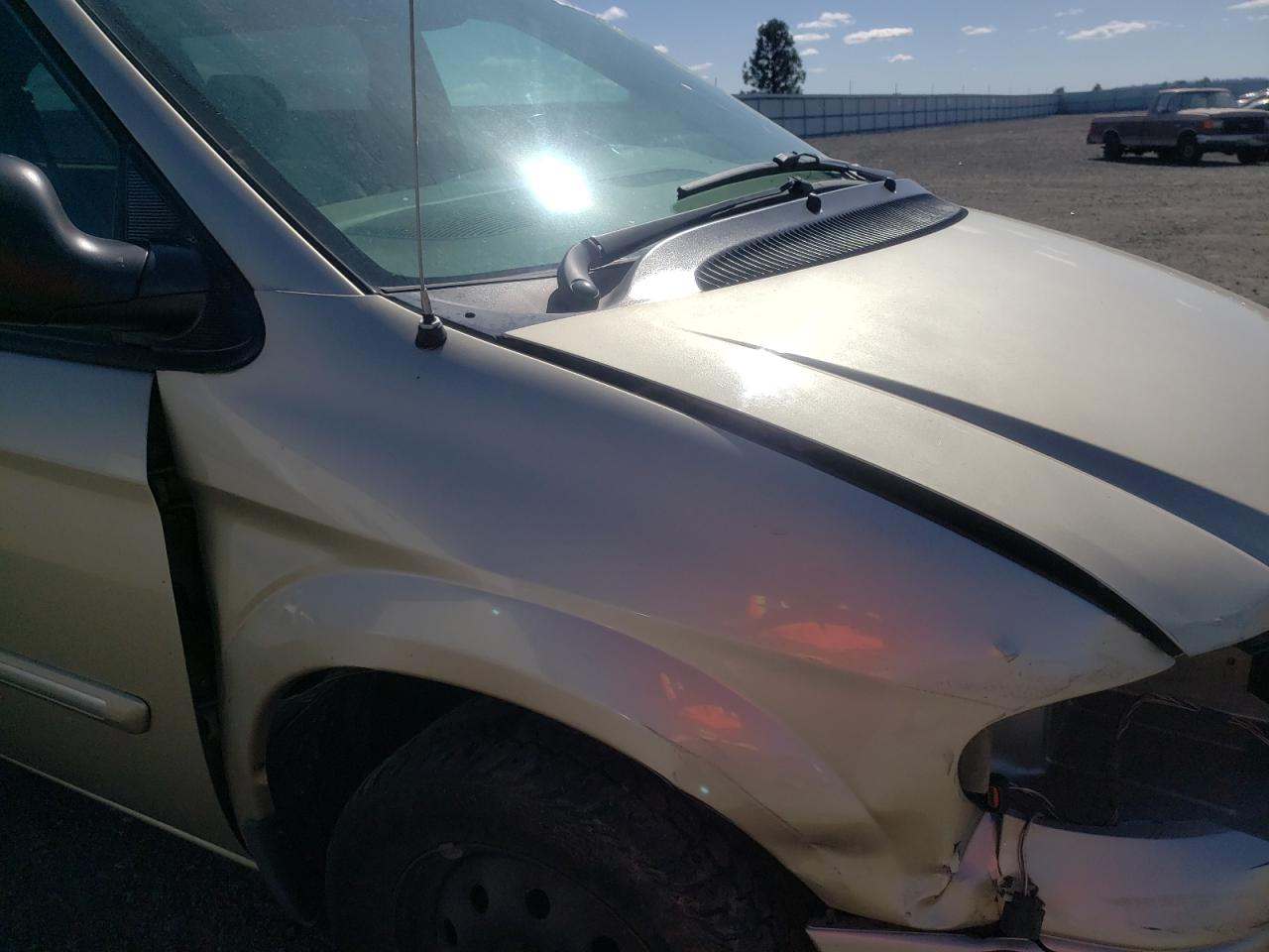 Photo 10 from auction – 2005 CHRYSLER TOWN & COU with VIN 2C4GP54L75R247265