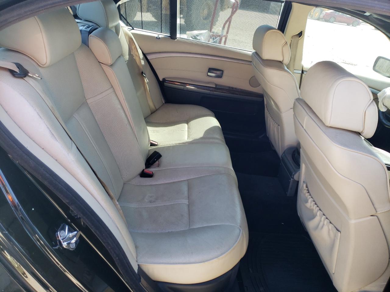 Photo 6 from auction – 2007 BMW 750 with VIN WBAHN83587DT71725