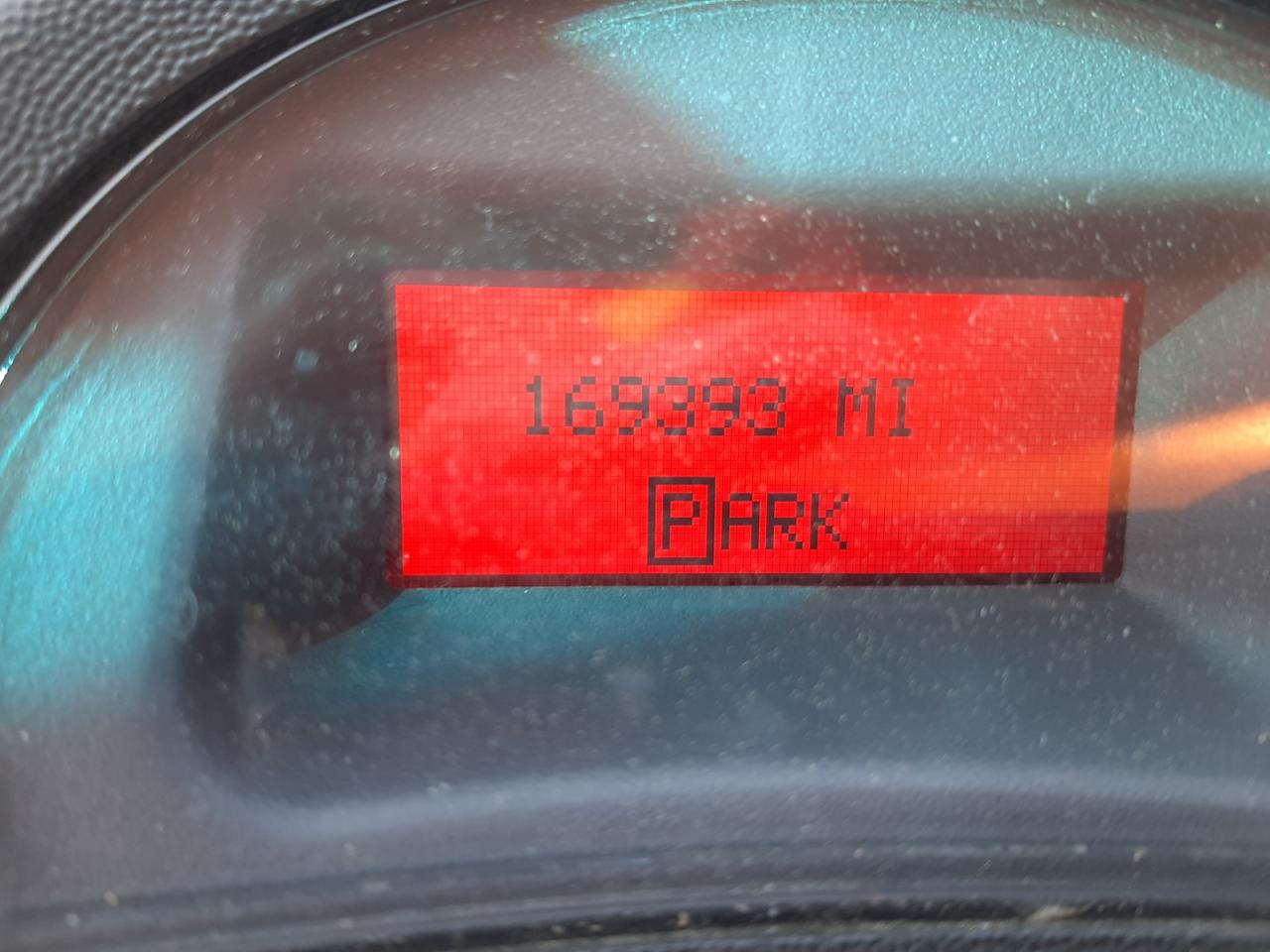 Photo 8 from auction – 2005 PONTIAC GRAND PRIX with VIN 2G2WP522551176852