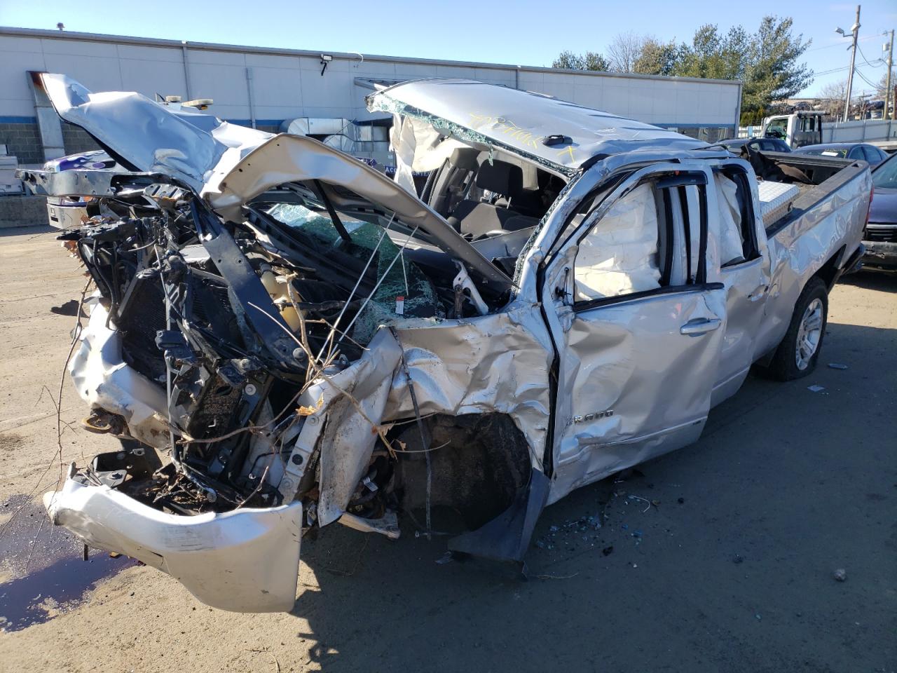 Photo 2 from auction – 2016 CHEVROLET SILVERADO with VIN 1GCVKREC2GZ174214
