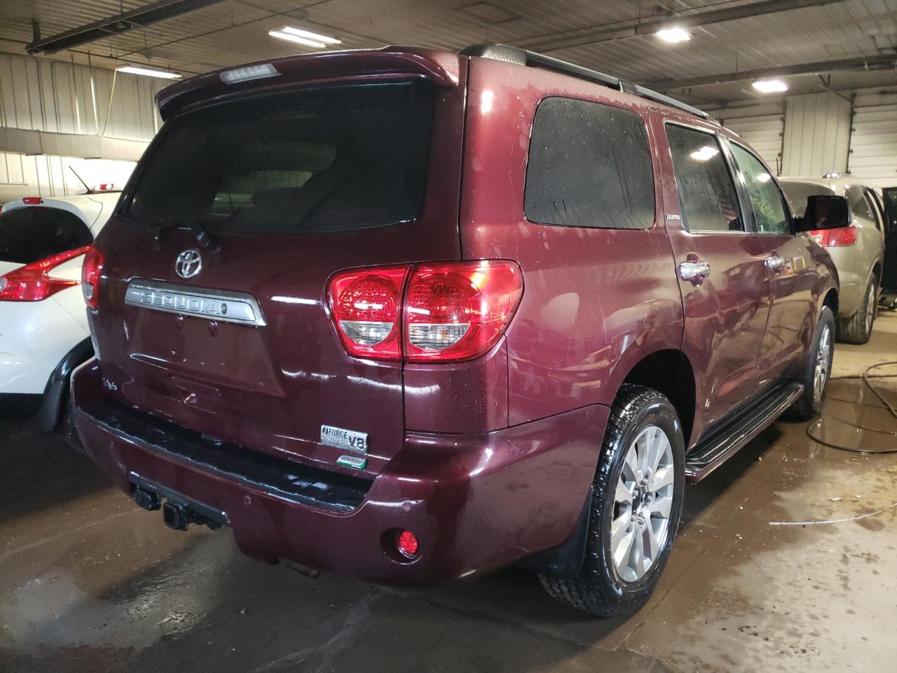 Photo 4 from auction – 2011 TOYOTA SEQUOIA LI with VIN 5TDJW5G16BS051520