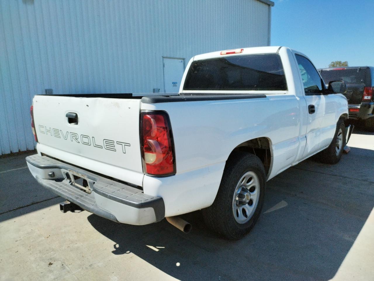 Photo 4 from auction – 2005 CHEVROLET SILVERADO with VIN 1GCEC14X25Z184631