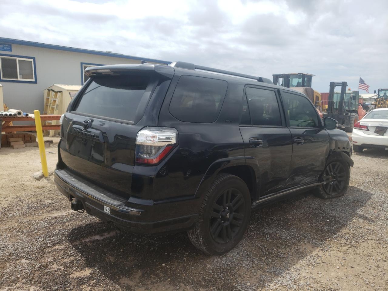 Photo 4 from auction – 2020 TOYOTA 4RUNNER SR with VIN JTEZU5JR8L5225338