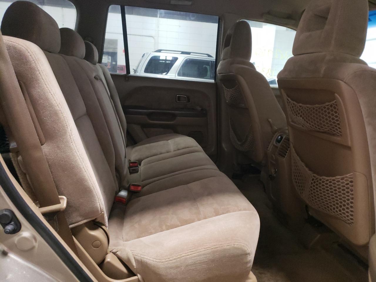 Photo 6 from auction – 2005 HONDA PILOT EX with VIN 5FNYF18475B036081