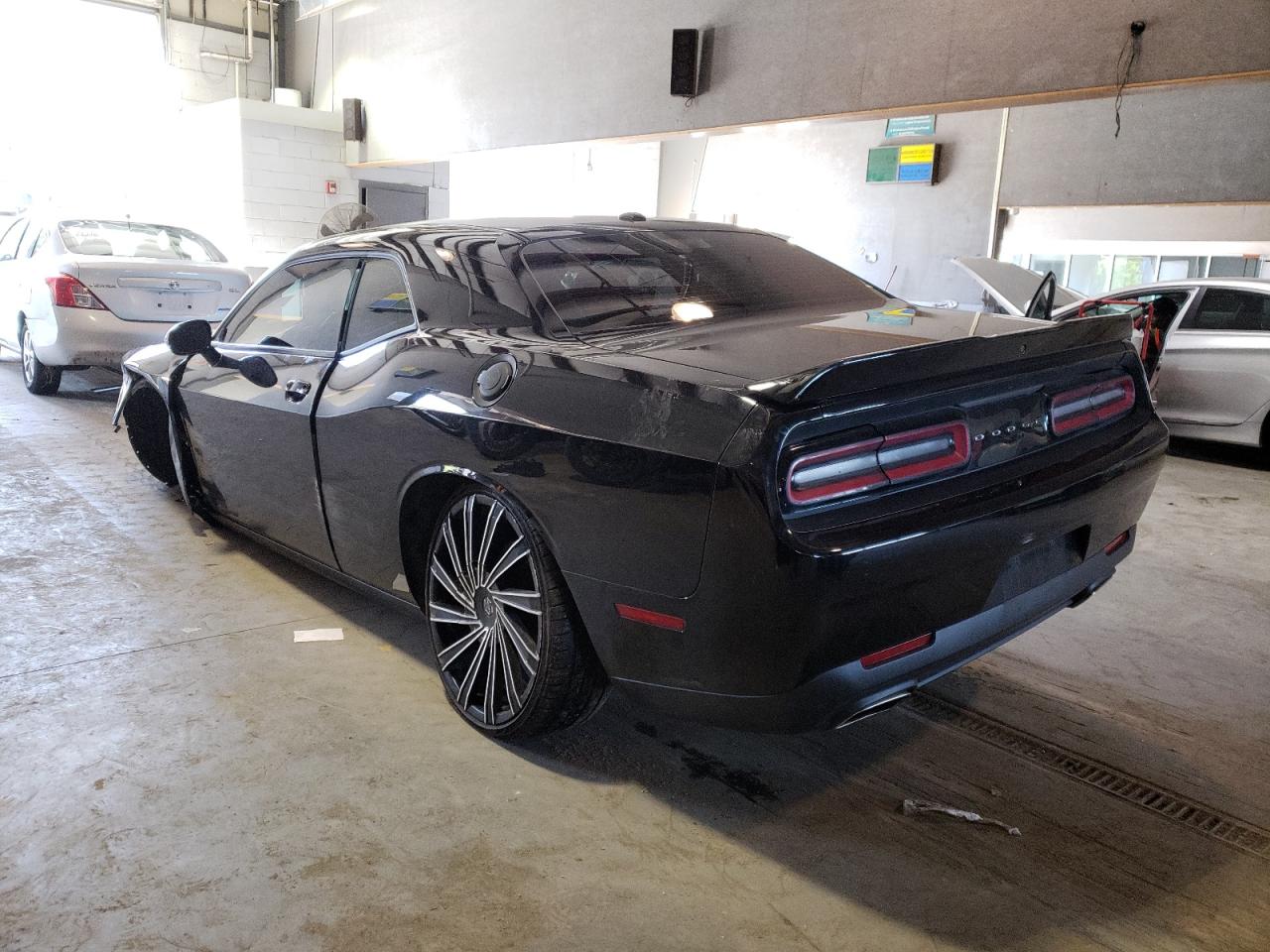 Photo 3 from auction – 2019 DODGE CHALLENGER with VIN 2C3CDZAG6KH593917
