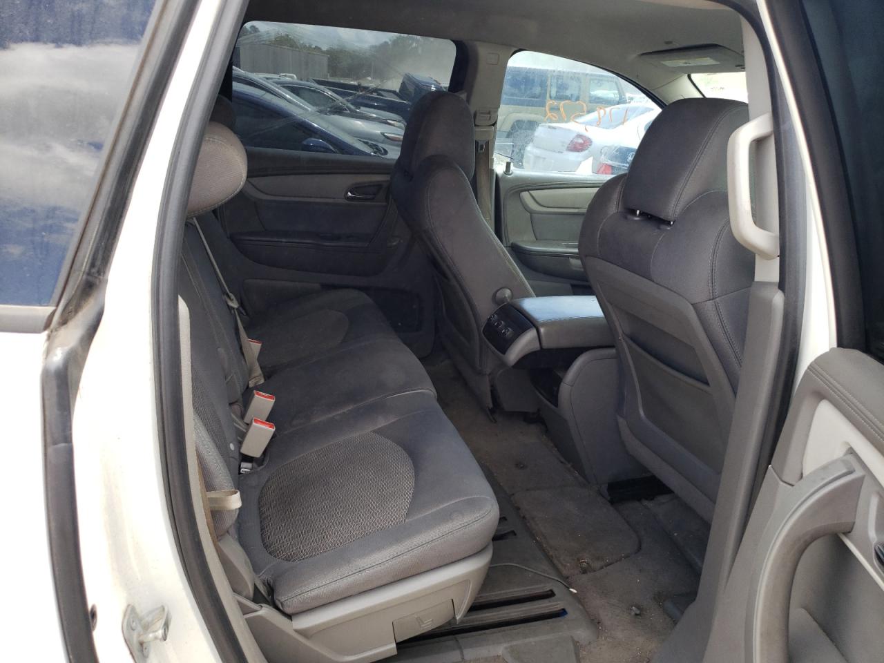 Photo 6 from auction – 2013 CHEVROLET TRAVERSE L with VIN 1GNKRFED0DJ178804