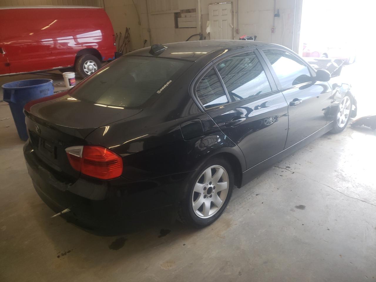 Photo 4 from auction – 2007 BMW 328 I with VIN WBAVA37547NL17442