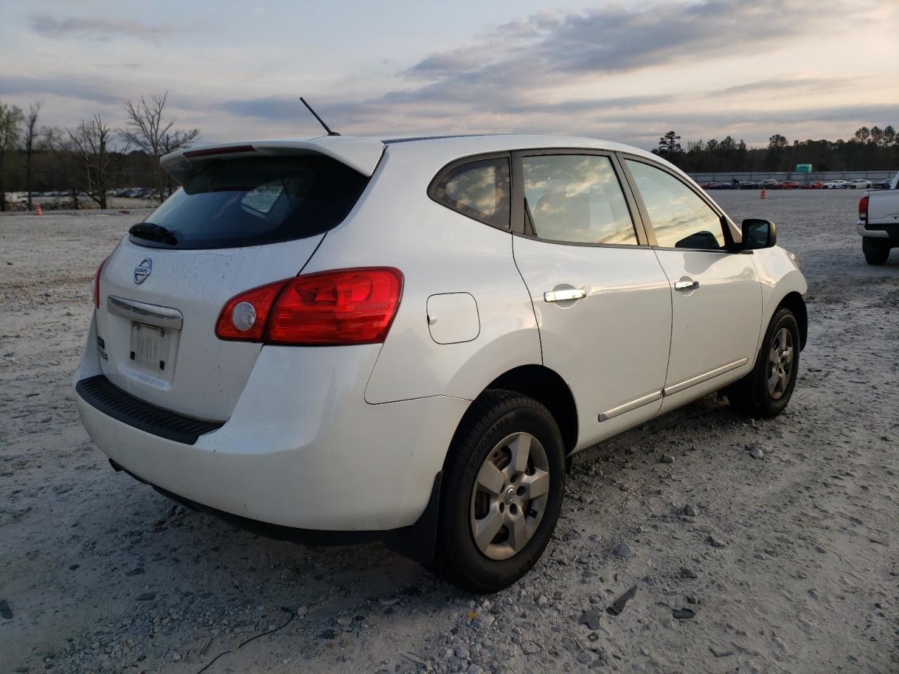 Photo 4 from auction – 2011 NISSAN ROGUE S with VIN JN8AS5MT4BW165649
