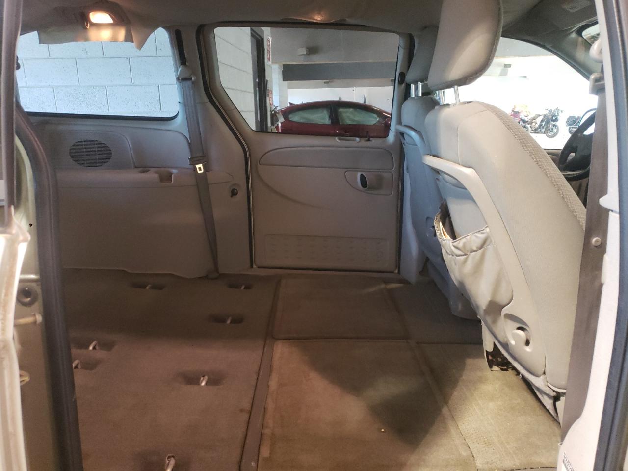Photo 6 from auction – 2005 DODGE GRAND CARA with VIN 2D4GP44L15R411431