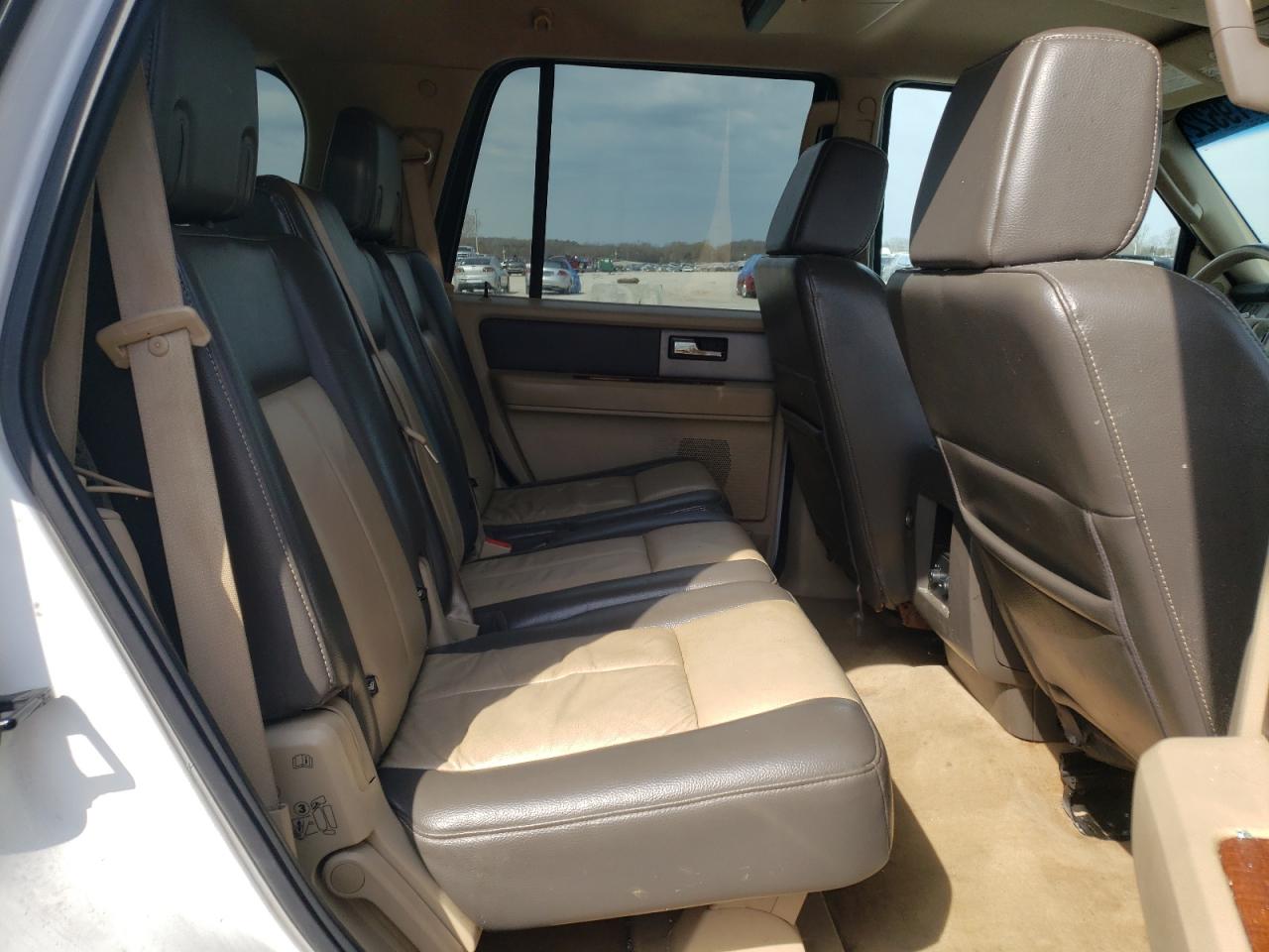 Photo 6 from auction – 2007 FORD EXPEDITION with VIN 1FMFU17557LA41900