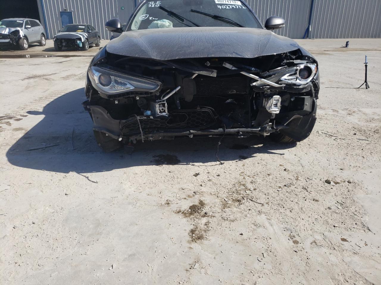 Photo 9 from auction – 2018 ALFA ROMEO GIULIA with VIN ZARFAEEN8J7563840