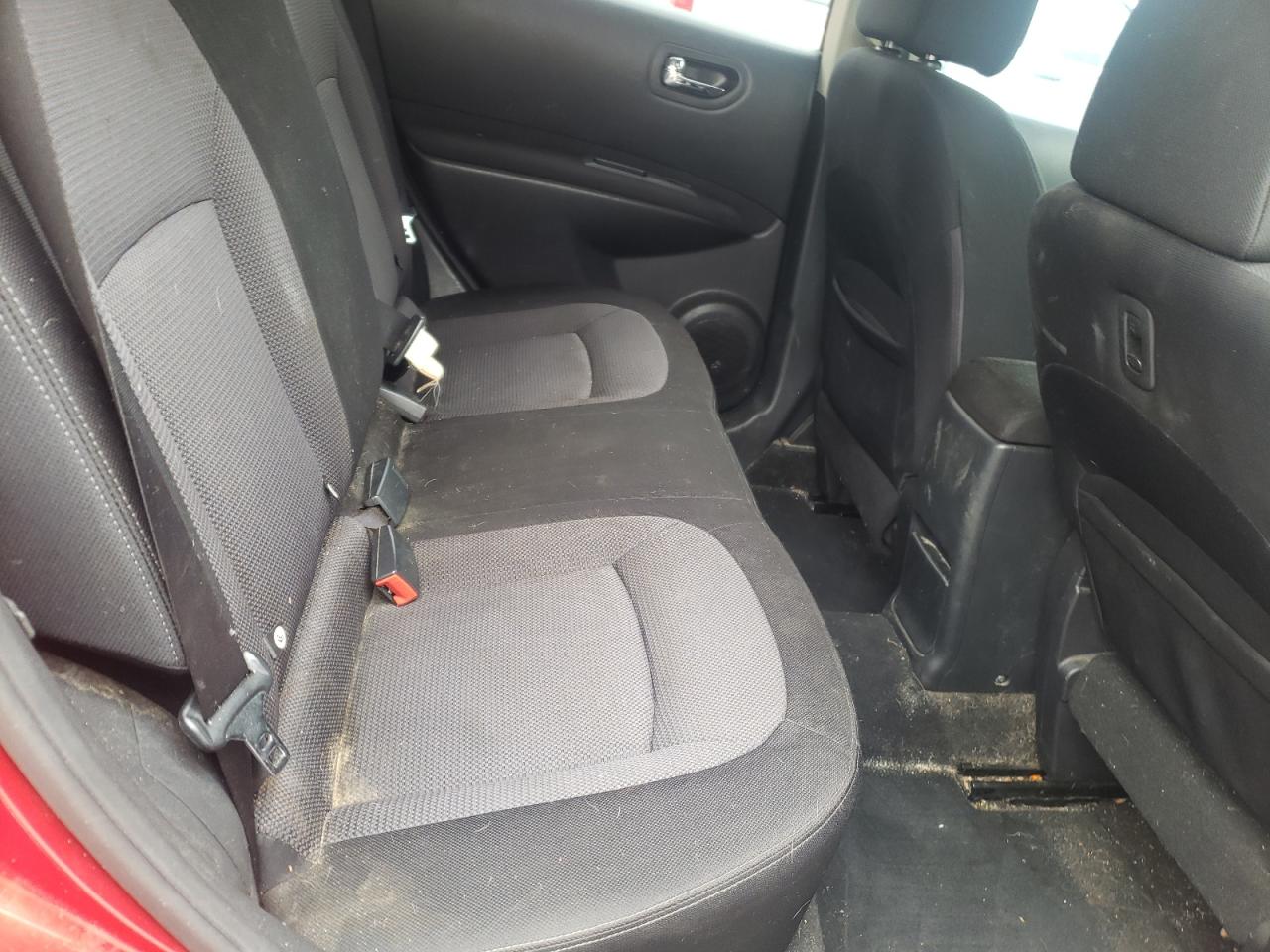 Photo 6 from auction – 2012 NISSAN ROGUE S with VIN JN8AS5MT8CW303517