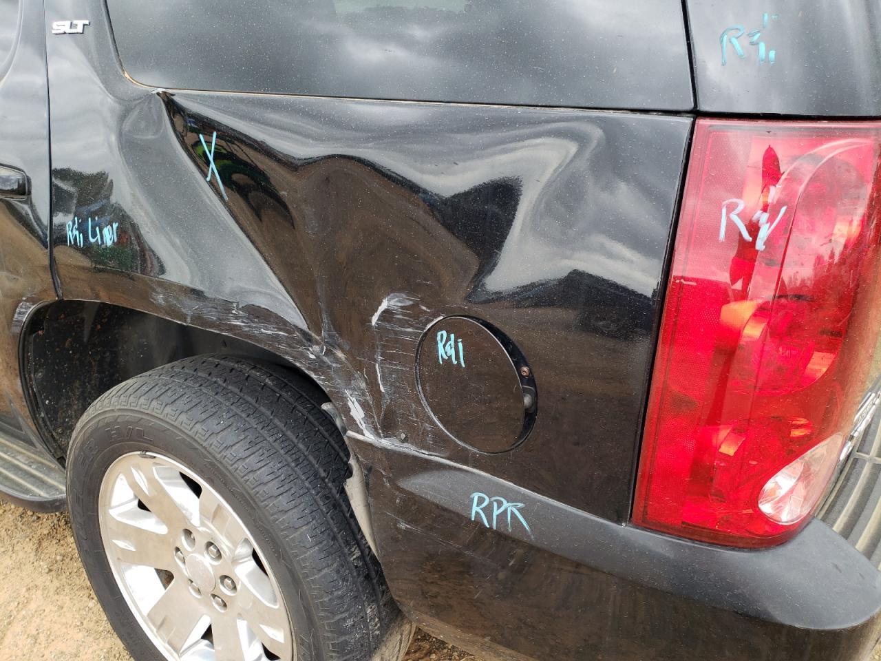 Photo 9 from auction – 2007 GMC YUKON with VIN 1GKFC13057R350883