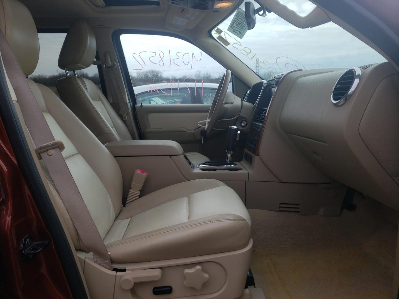 Photo 5 from auction – 2010 FORD EXPLORER E with VIN 1FMEU7EE0AUA01100