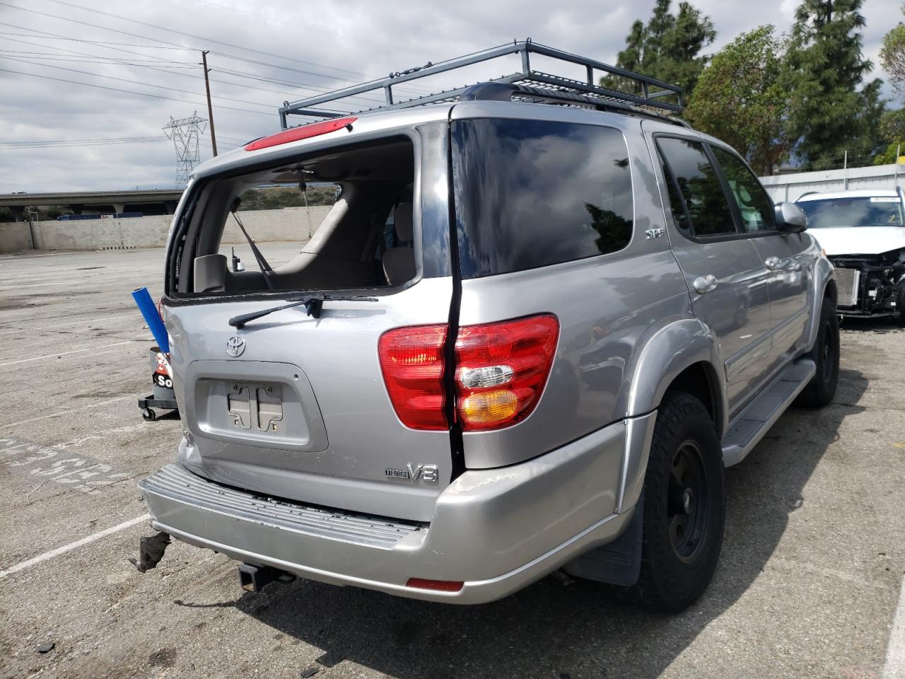 Photo 4 from auction – 2001 TOYOTA SEQUOIA SR with VIN 5TDZT34A41S040759