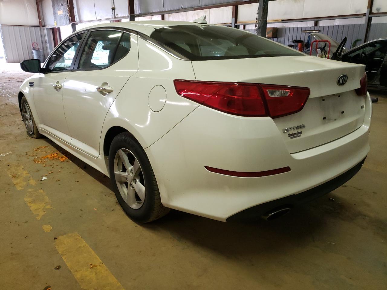 Photo 3 from auction – 2015 KIA OPTIMA LX with VIN KNAGM4A71F5583385