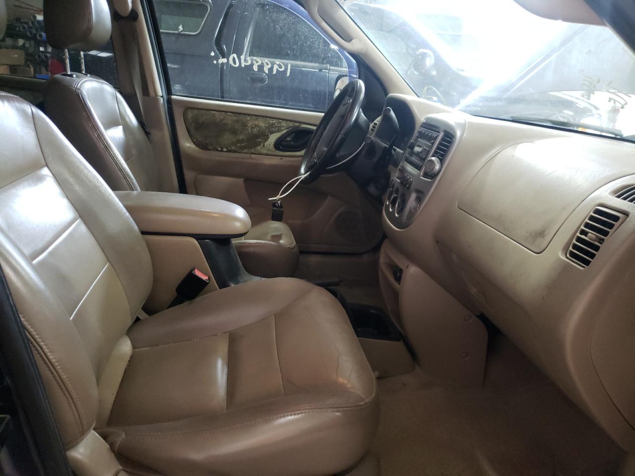 Photo 5 from auction – 2004 FORD ESCAPE LIM with VIN 1FMCU94134KA70445