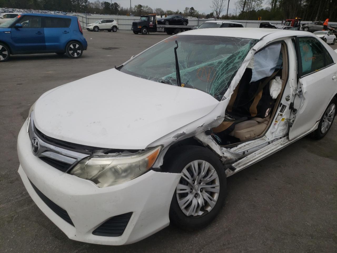 Photo 9 from auction – 2014 TOYOTA CAMRY L with VIN 4T1BF1FK3EU304845