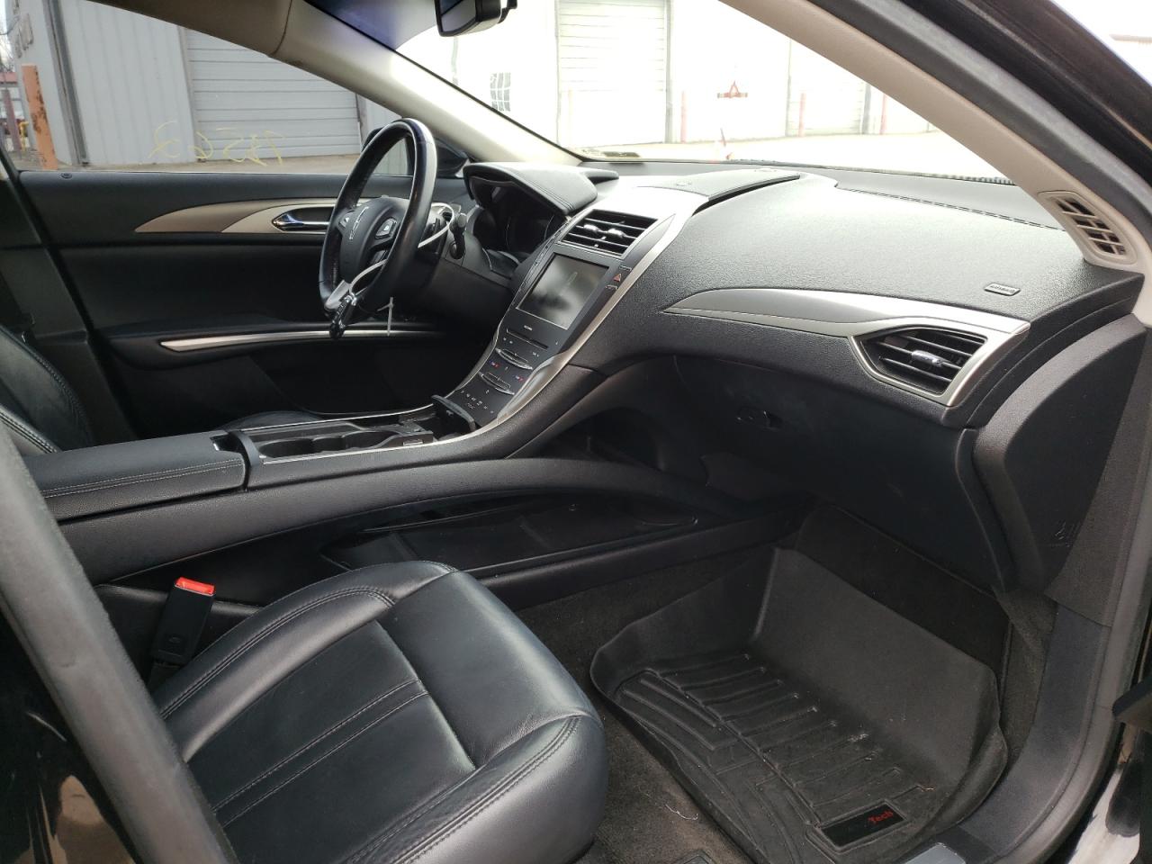 Photo 5 from auction – 2016 LINCOLN MKZ with VIN 3LN6L2J97GR605715
