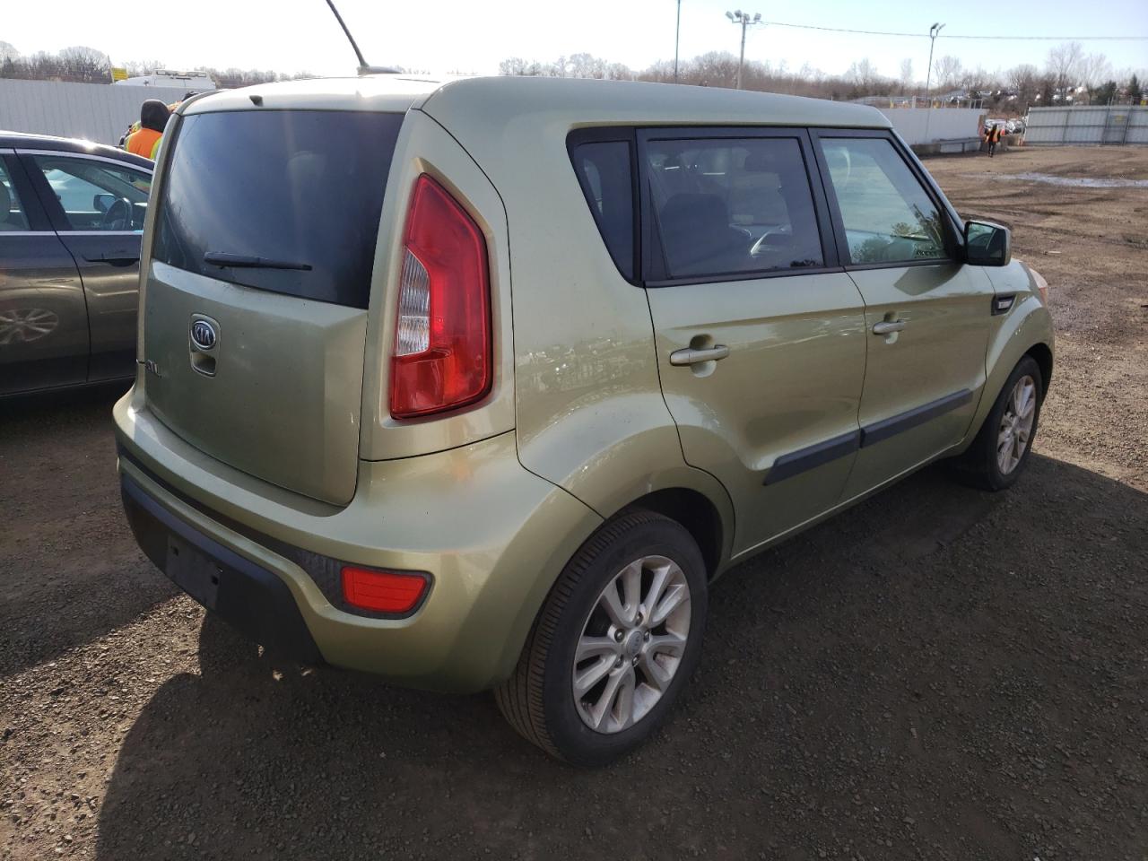 Photo 4 from auction – 2012 KIA SOUL with VIN KNDJT2A55C7360099