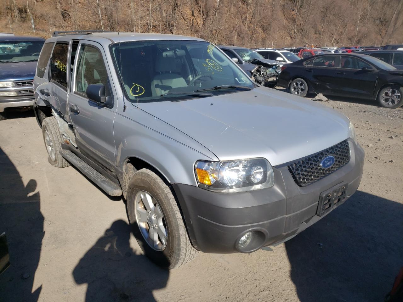 FORD ESCAPE XLT 2005 with VIN 1FMYU93145KC94431 - Photo from auction