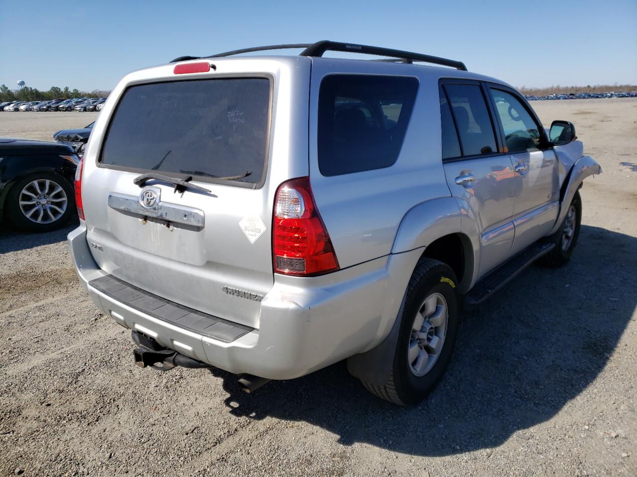 Photo 4 from auction – 2008 TOYOTA 4RUNNER SR with VIN JTEBT14R18K003886