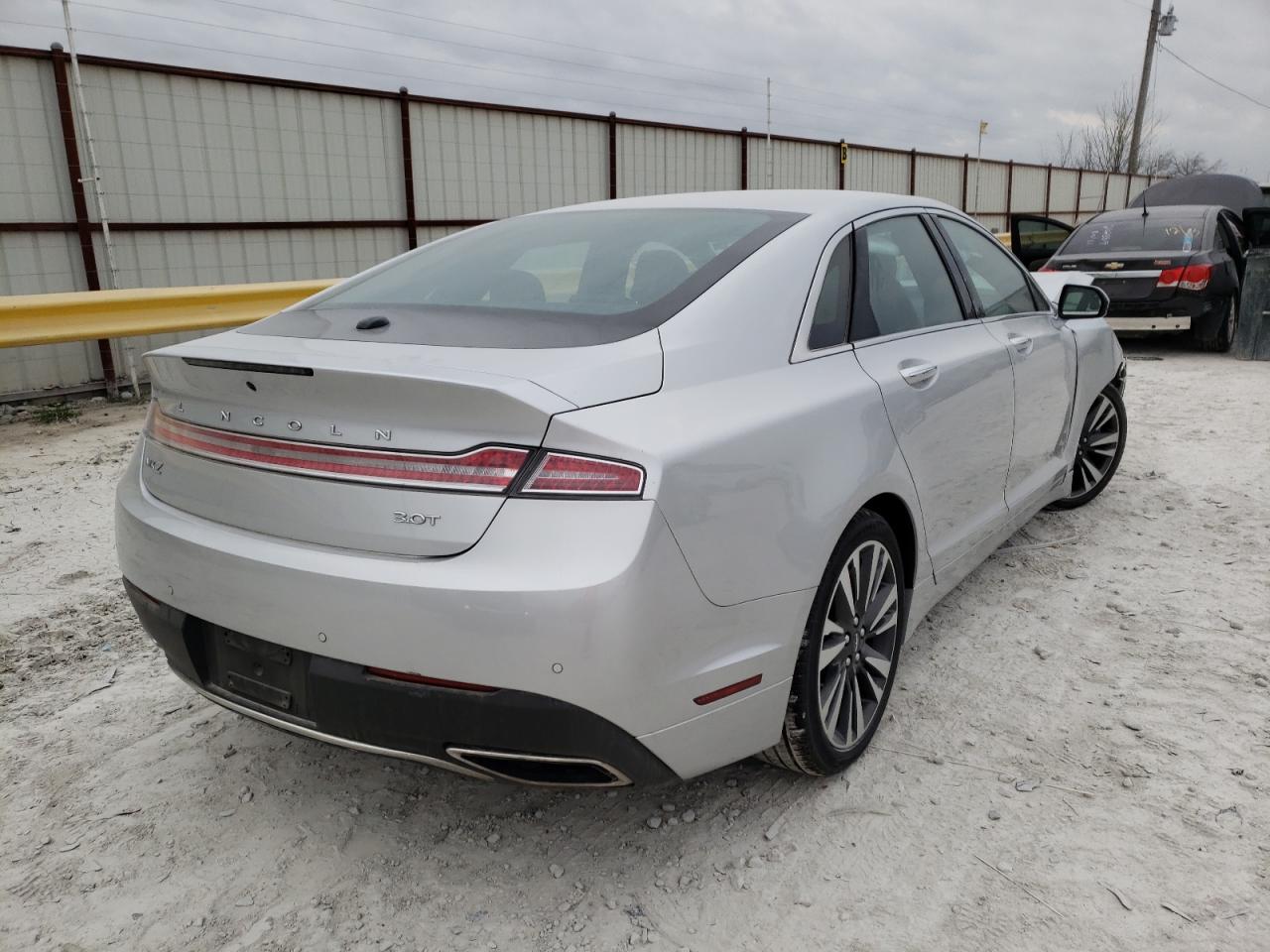 Photo 4 from auction – 2017 LINCOLN MKZ SELECT with VIN 3LN6L5CC1HR615619