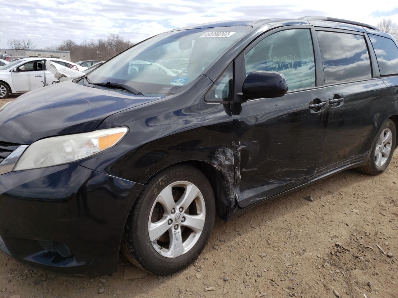 Photo 9 from auction – 2012 TOYOTA SIENNA LE with VIN 5TDKK3DC1CS180969