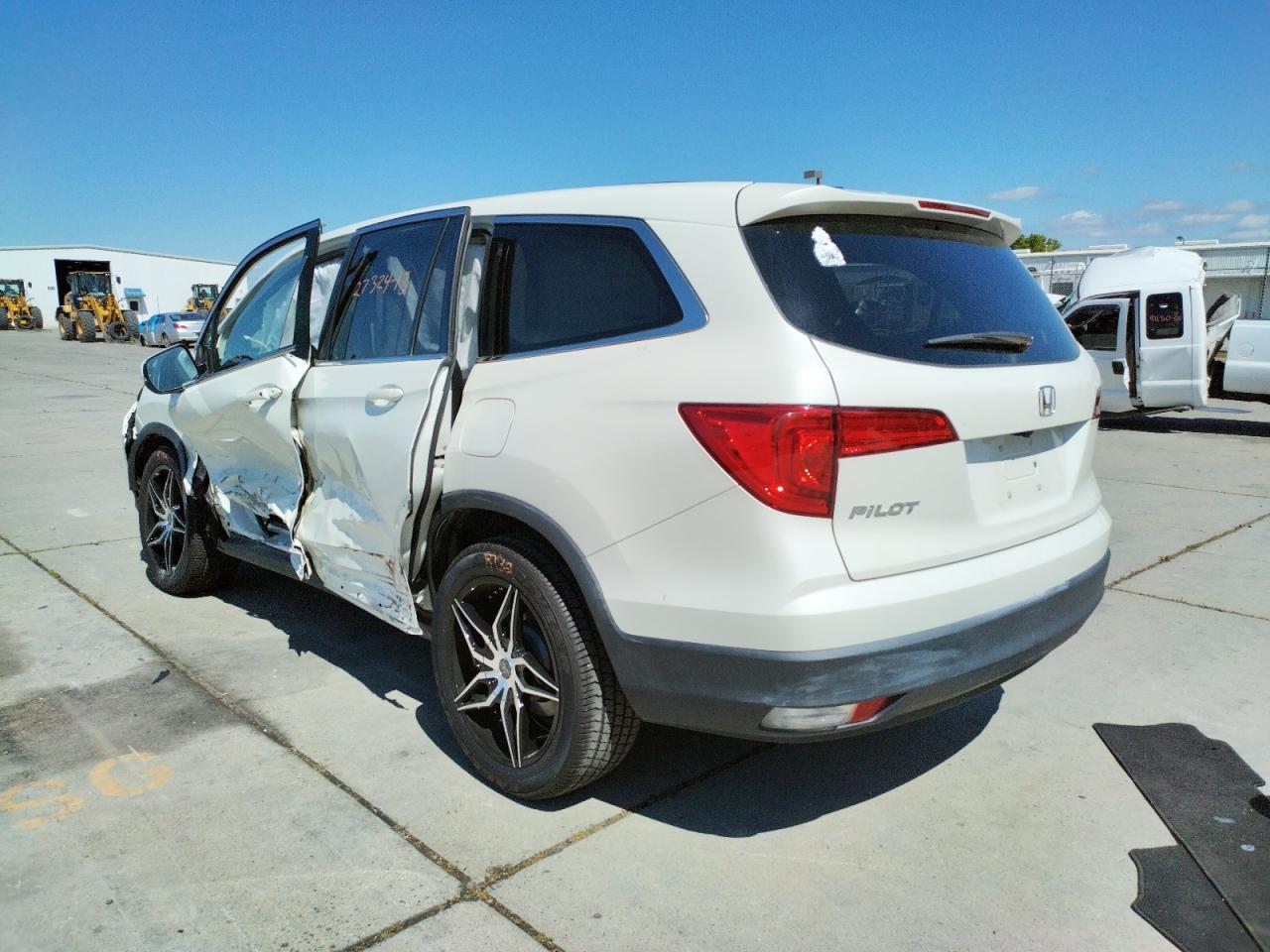 Photo 3 from auction – 2018 HONDA PILOT EXL with VIN 5FNYF5H50JB014045