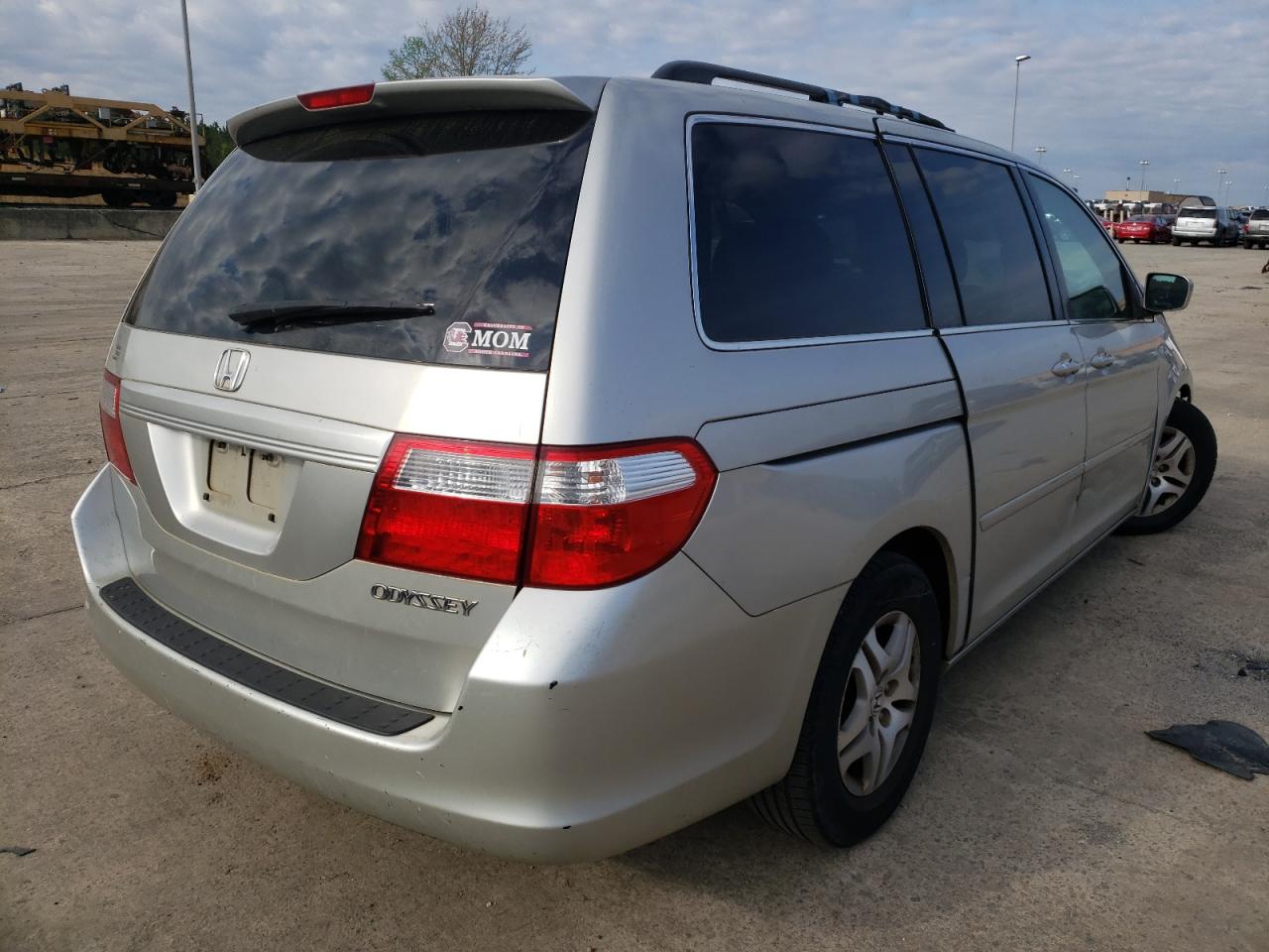 Photo 4 from auction – 2005 HONDA ODYSSEY EX with VIN 5FNRL384X5B040800
