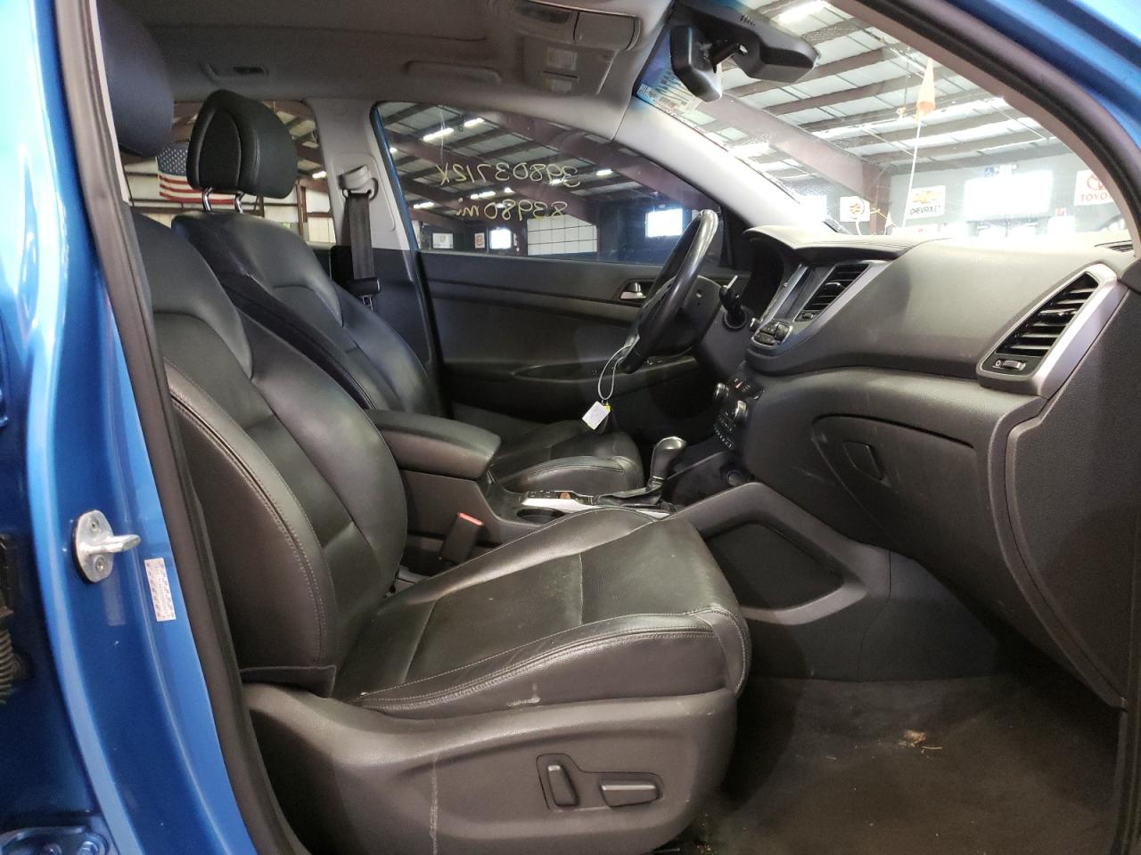 Photo 5 from auction – 2016 HYUNDAI TUCSON LIM with VIN KM8J3CA26GU080965