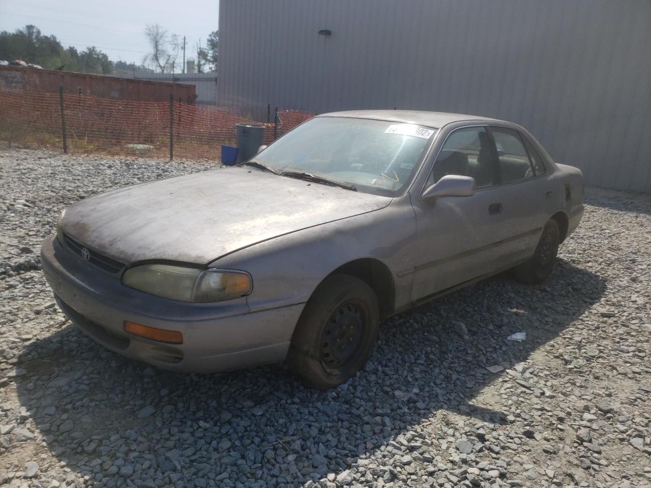Photo 2 from auction – 1995 TOYOTA CAMRY LE with VIN 4T1SK12E5SU648958