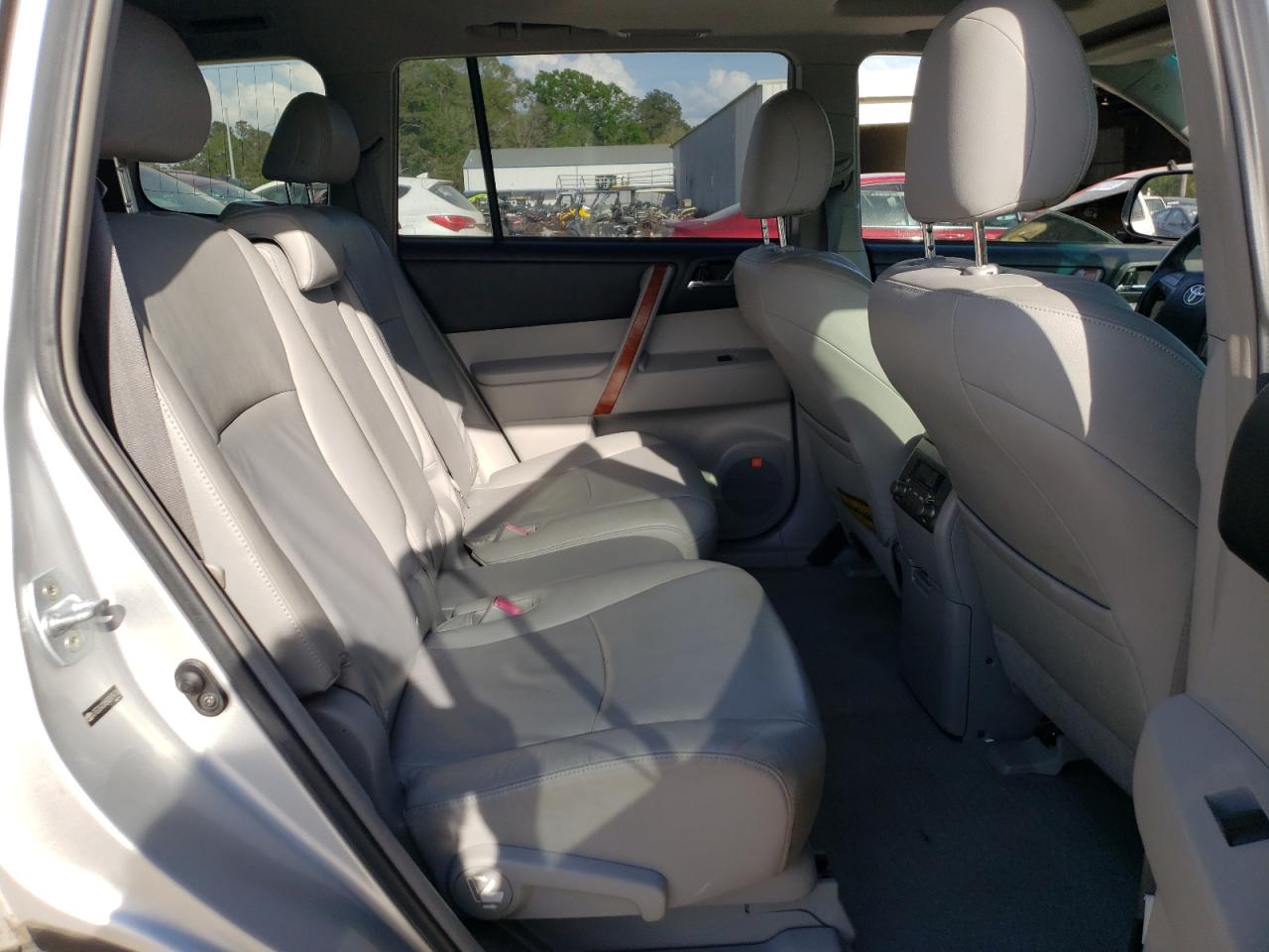Photo 6 from auction – 2009 TOYOTA HIGHLANDER with VIN JTEDS42A592079736