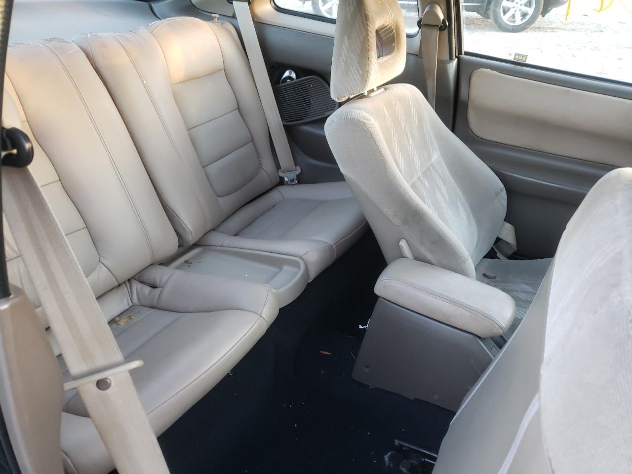 Photo 6 from auction – 2000 ACURA INTEGRA LS with VIN JH4DC4450YS010631