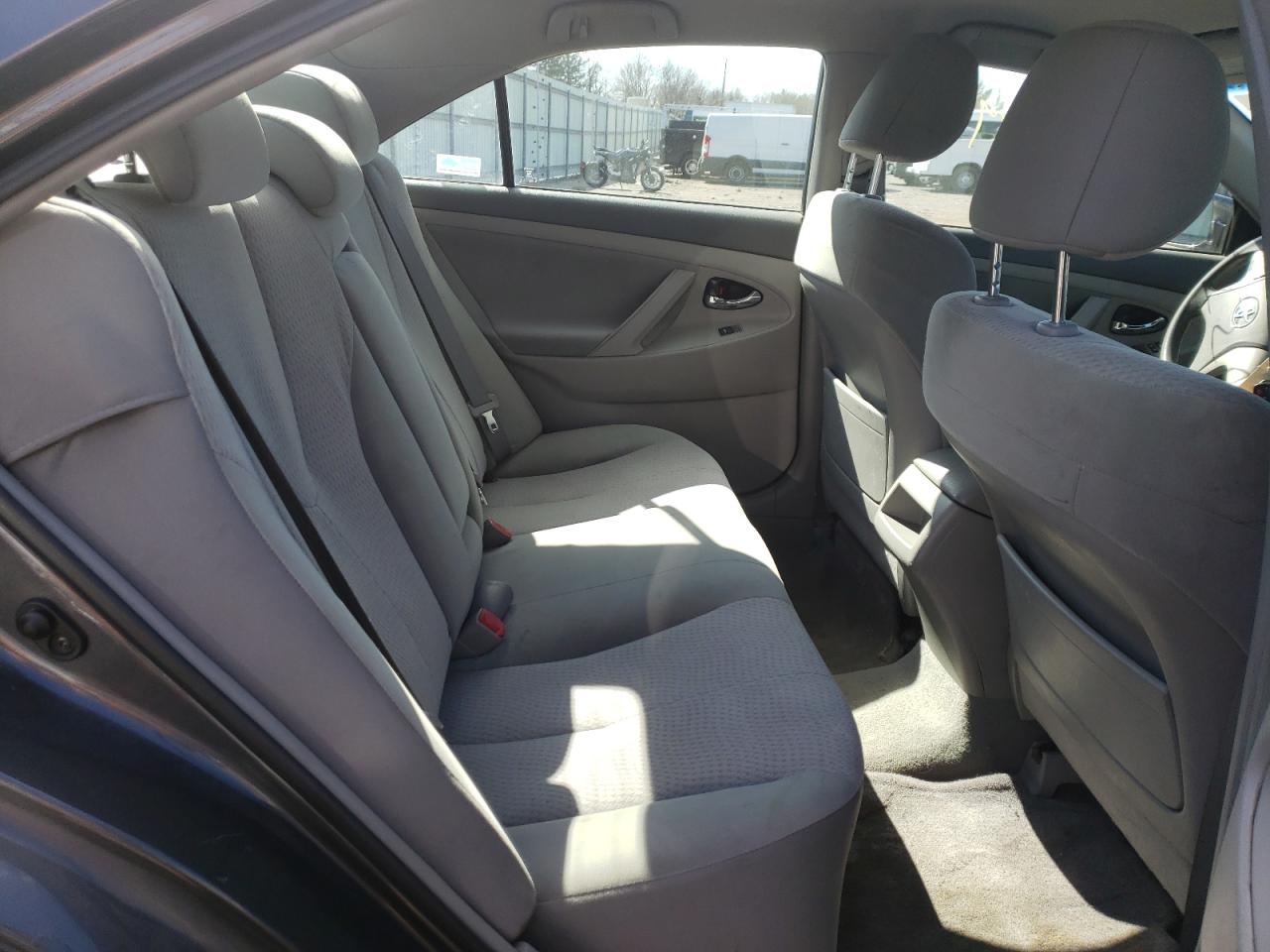 Photo 6 from auction – 2011 TOYOTA CAMRY BASE with VIN 4T1BF3EK4BU703076