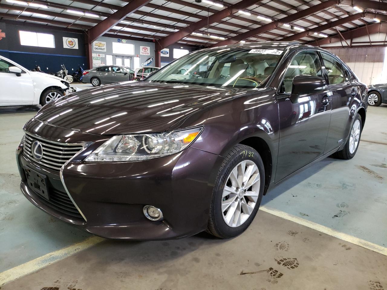 Photo 2 from auction – 2014 LEXUS ES 300H with VIN JTHBW1GG9E2045593