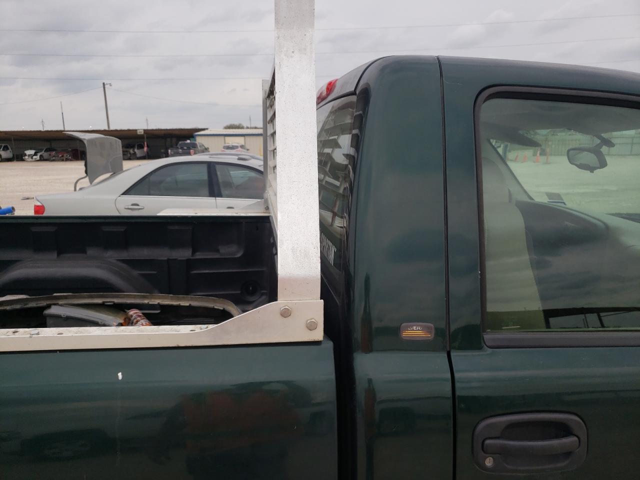 Photo 6 from auction – 2005 CHEVROLET silverado with VIN 1GCEC14XX5Z270785