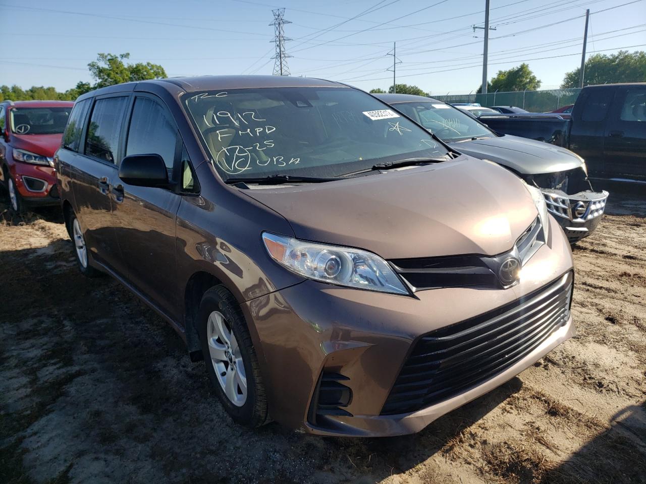 TOYOTA SIENNA 2019 with VIN 5TDZZ3DC7KS993354 - Photo from auction